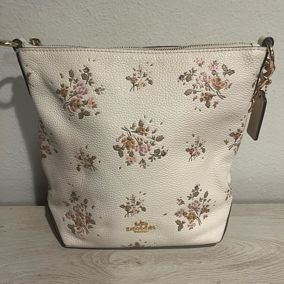🌻🌷🌹🌺💐Coach Floral Hobo Bag - perfect for Spring - Picture 1 of 5